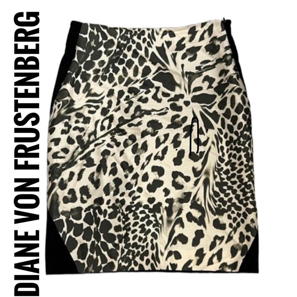 EUC Diane Von Furstenberg Emma Micado Pencil Skirt SMALL Zip back Animal print